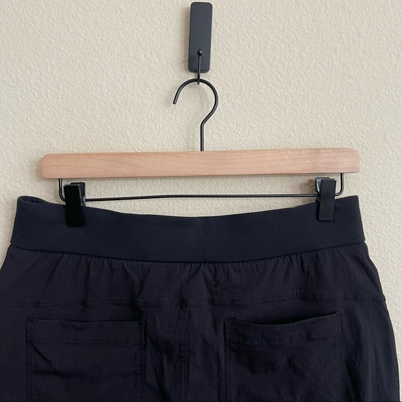 Athleta Trekkie Bermuda 2.0 Shorts 9” Lightweight Ripstop Hiking Camping Black 4 - Picture 12 of 13